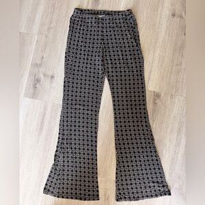 wonder nation Black & White Geometric Flare Pants for kids 👧🏻